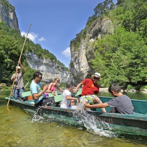 Descente des Gorges du tarn en barque avec les bateliers de La Malène